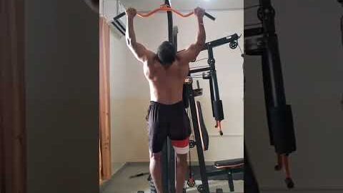 100 pullups 1day🔥💯#pullupsworkout #desi 🚩#desiviilagelifetstyle #trending 🏋️‍♂️#trendingvideo 😎