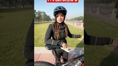 This fitness influencer owns a ₹1.4 lakh Bicycle 😳