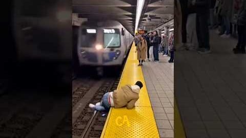 Viral USA Metro Station — He Went Under the Train for iPhone 17! 😱🚇📱 #accident #deepfake #ai #train