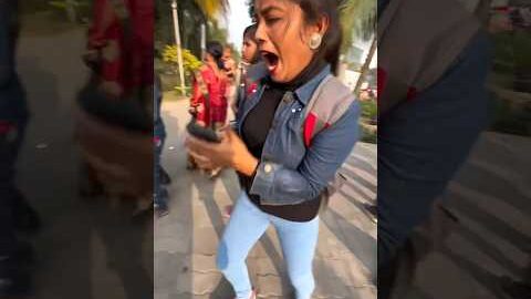 ये लड़कीया इतनी बुरी तरहा डर क्यों रही है ! Desi Funny Shorts #shorts