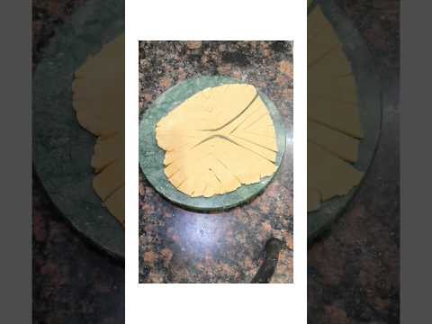 Unique Design Paratha Folding#shorts #trending #food #desi #paratha #roti #youtubeshorts #viralvideo