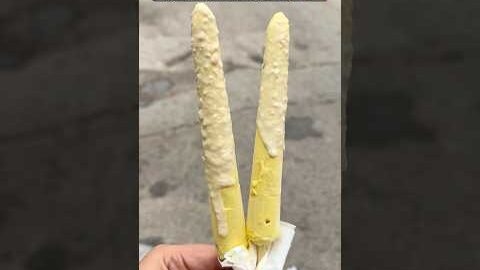 Desi Rabri Kulfi🤤❤️ at just ₹50/- #shorts #kulfi #indianstreetfood