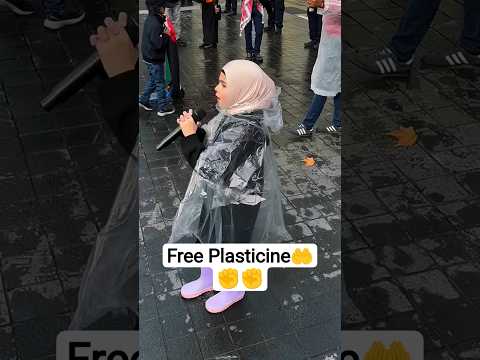 A little kid protests for Palestine#freepalestin palestine#savepalestine #savegaza#shorts