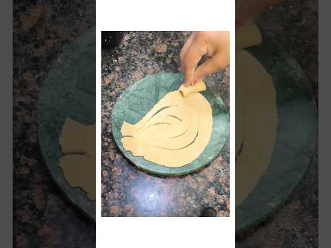 Unique Design Paratha Folding#shorts #trending #food #desi #paratha #roti #youtubeshorts #viralvideo
