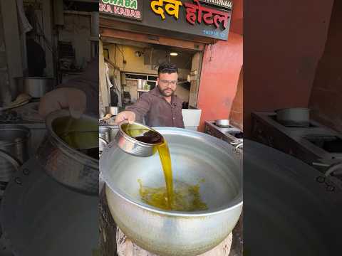 Desi Chicken Curry in Jaipur (Rajasthan)😱कोयले की भट्टी पर बनाते है देसी चिकन करी #youtubeshorts