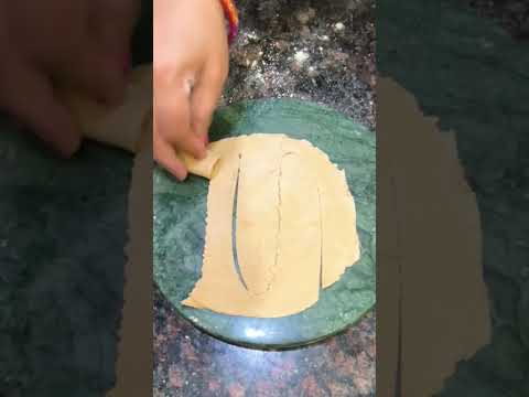 Unique Design Paratha Folding #shorts #trending #food #desi #paratha #youtubeshorts #viralvideo