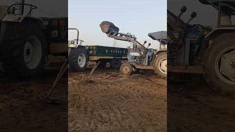 ट्रैक्टर से गोबर की खाद लोडिंग 🚜💪 #Shorts#tractor #farming #desi #village #kisan #tractorlover