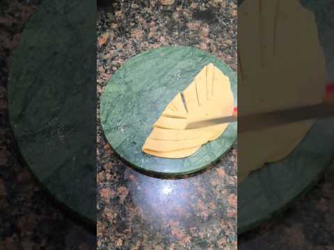 Unique Design Paratha Folding#shorts #trending #food #desi #roti #paratha #youtubeshorts #viralvideo