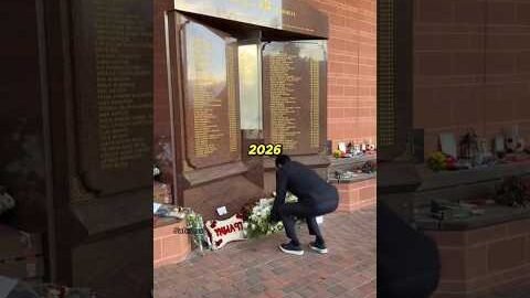 PSG’s Emotional Tribute at Anfield 😢