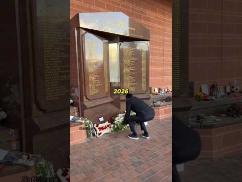 PSG’s Emotional Tribute at Anfield 😢