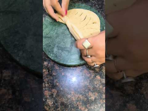 Unique Design Paratha Folding #shorts #trending #food #desi #paratha #youtubeshorts #viralvideo