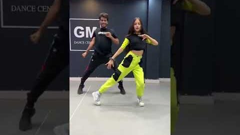 Garmi 🔥🔥 Dancing with @akshitagoeldance | #deepaktulsyan #gmdancecentre #josh