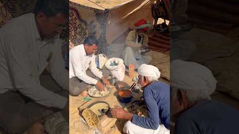 दुनिया का सबसे शुद्ध देशी खाना#rajasthani #cooking #food #desi #villagelife #viral #shorts