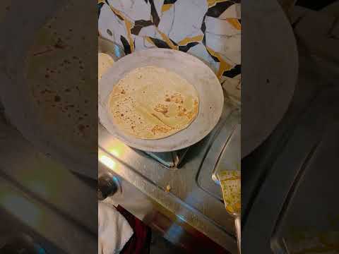 Desi #desi tricks for fluffly rotitips #trending #rotirecipe #ispesal #roti #viral #kitchen#ytshorts