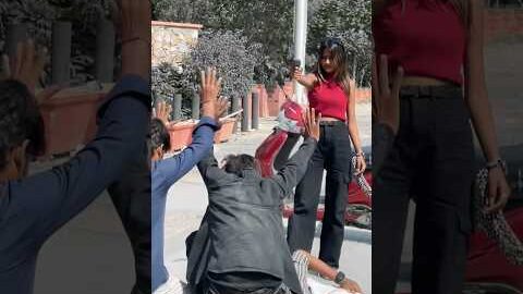 Akela samjha kya?🤬🙌 || desi desi na bolya kar chori re ft. Vicky kajla || #shorts #viral #foryou