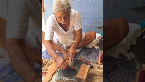 बड़गांव में चमेड़ की फेमस जूती #viral #tranding #marwadi #reels #desi