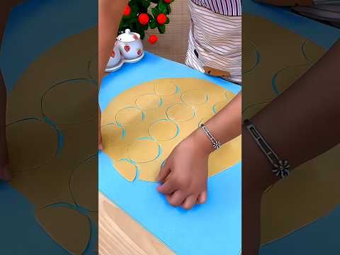 how to use steel puri cutter trending kitchen puri cutter steel puri cutter #trending#gadgets #viral