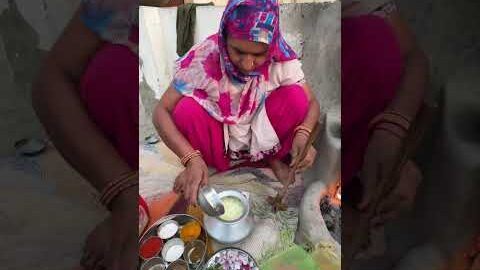 देसी कढ़ी☺️#villagelife #youtubeshorts #food #villageshivani ##indianfood #desifood #desi