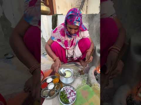 देसी कढ़ी☺️#villagelife #youtubeshorts #food #villageshivani ##indianfood #desifood #desi