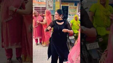 Tu kadhi punjaban #dogriswaig #trending #punjabisong #new  #shorts #dance #viralvideo #shortfeed