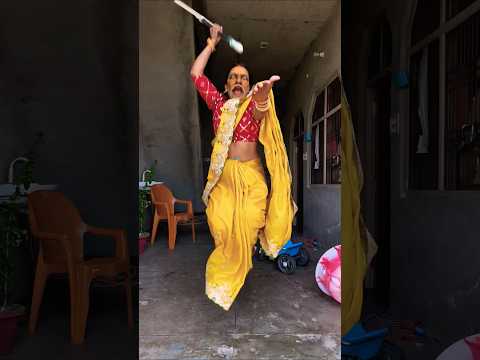 चांदनी रात में मेंहदी लगा🤣Chandni Raat Mein Bartan 😂   Desi Comedy #funny #viralvideo  #comedy