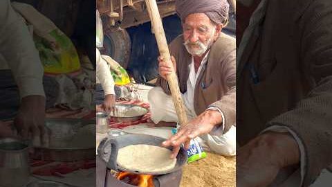 देशी बाबा का देसी खाना#rajasthani #village #cooking #food #desi #life #style #culture #shorts