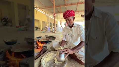 देसी घी खाते है राजस्थानी 😍 #desi #life #rajasthani #village #facts #shorts
