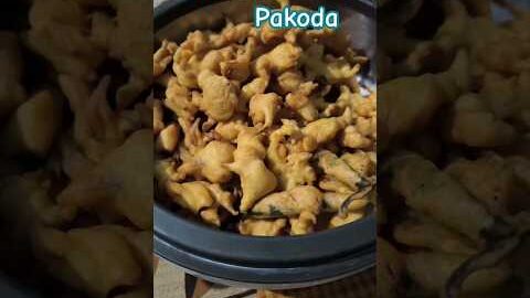 pakoda recipe #food #recipe #desi #cooking #foodie #shorts #shortsfeed #shortvideo