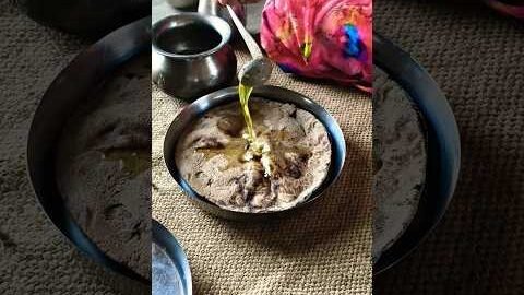 देसी बाजरे की रोटी और देसी घी 👌🥰 #desi #rajasthan #khana #bhojan #food #foodie