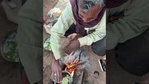 विश्व का सबसे शुद्ध खाना 😍 #desi #viral #food #trending #shorts
