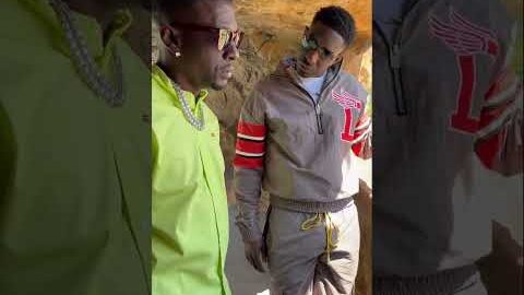 Wearing white Airforces forces with Boosie vs wearing Black. (Boosie Edition)