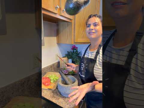 Desi bhasha mai to chutney hi bolenge| Guacamole Recipe | #reels #food #shorts #shortvideo #avacado