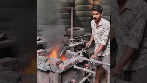 पुराने टायरों को पिघलाकर बाल्टी बनाई 😱 | Desi Jugaad Factory
