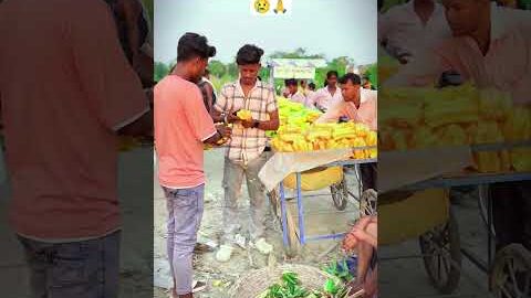 चाचा लास्ट में रो दिया 😢🙏#desi #bhojpuricomedy #viral #viralvideo #trending #ytshorts #prank #funny
