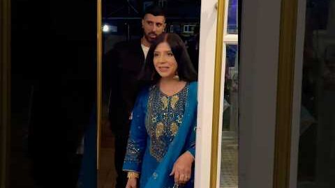 Desi lady entrance wow! 🤩 #desi #shortsvideo #wife #mother #fashion #lifeisbutadream #fashion