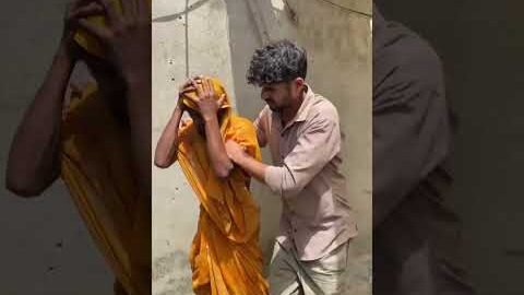 kaun si sabun lga di bahu ne😅😅#shortsfeed #desi #funny #shorts #feed #feedshorts #comedy #saasbahu