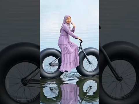 desi naik sepeda