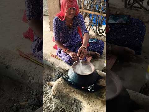 खाने में मारवाड़ की सबसे फेमस राबड़ी (घाट)🛖🏡 #desi #rajasthan #food #cooking #culture #khana #foodie