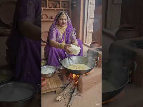 आज घर के पर बनाए बाजार जैसी मिठाई बेसन कतली#desi food #rajasthani khana #desi mithai #recipe #viral