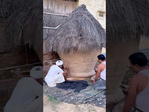 धान रखने की कोठी #cooking #food #old #dhan #storage #house #desi #life #style #viral #shorts