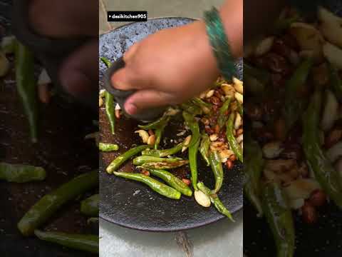 थेचा  #desi #villagerlifestyle #shortsfeed #shorts #ganvkilifestyle #food #explore #minivlog