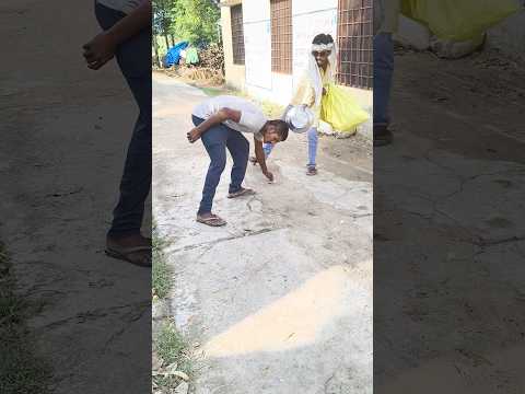 Bhikhari ne mara paise ke liye#desi#comedy#shorts#funnyvideo#aryankelvin#hrgdesiboys@hrgdesiboys