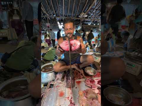 Big size katla cutting 🐠🦑#river #fishmarket #desi #katla