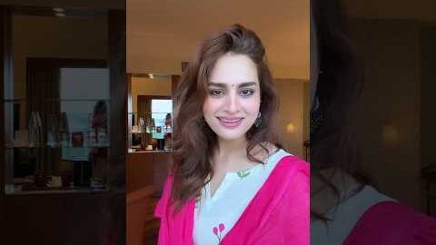 💕 #ayeshakhan’s SUPER DESI look in #salwarsuit as she #lipsync #sadisun song #shorts #fashion