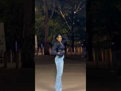 desi look👀 #trending #vairal #ytshorts #dance #bollywood #song #fypシ #jeans