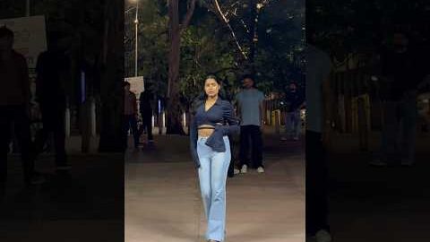 desi look 👀 #dance #trending #ytshorts #fypシ #bollywood #vairal #reels #song