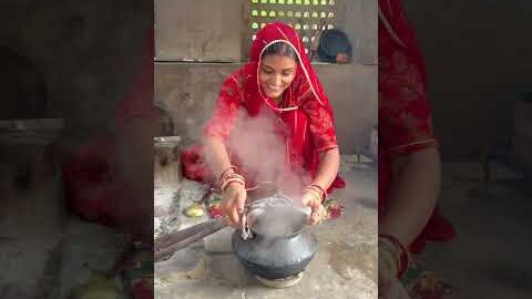 गाँव का देसी खाना 😍 #gaon #desi #khana #food #youtubeshorts #foodclips #rajasthan #culture #shorts