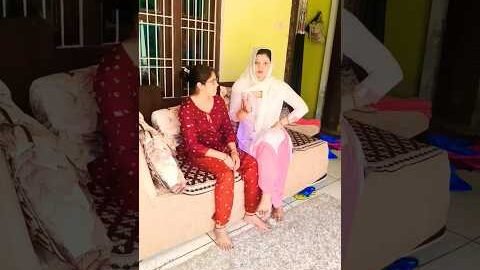 मम्मी मेरी पूछे नन्द तेरी कैसी 😜#geet#haryana#haryanviculture #desi#viral#ytshorts