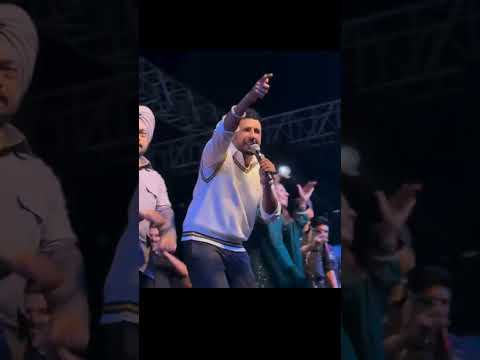 Gippy Grewal and Sargun Mehta | New Punjabi Songs #gippygrewal #sargunmehta #punjabisong #shorts