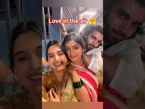 Kuch rishte aise hote hai jahan fasle sirf taqdeer mein hote hai warna dil toh hamesha paas hote hai
